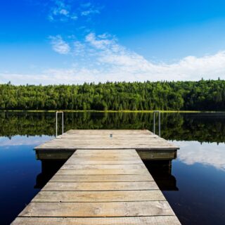 Laituri järvellä